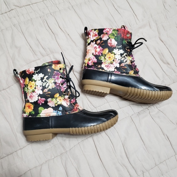 Adriana New York Shoes - Floral Winter Boots